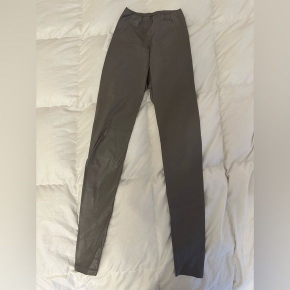 Aritzia Wilfred Daria NEW pant in grey size XS. - Picture 3 of 12
